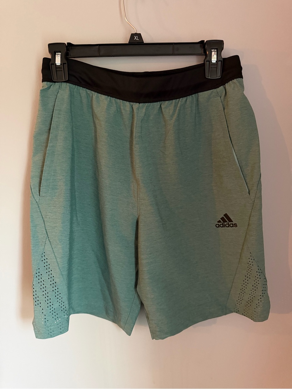 Adidas ATV004 Mens Small Performance Training Shorts Green Black